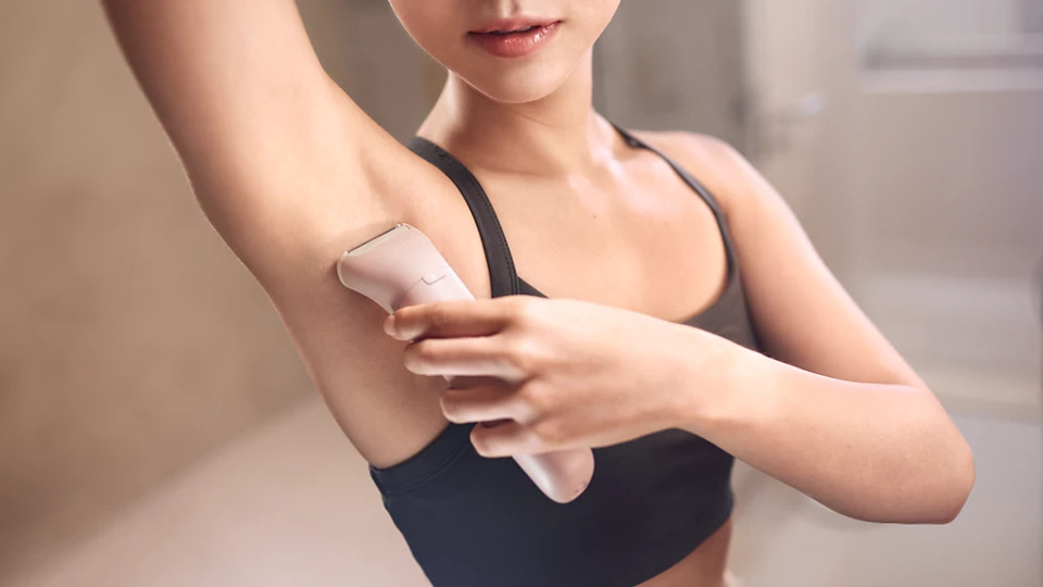 Philips Series 6000 Lady Cordless Shaver — image 2